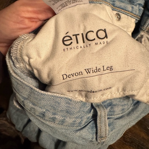 Etica Devon high waisted wide leg jeans raw hem distressed size 26 - Picture 6 of 6